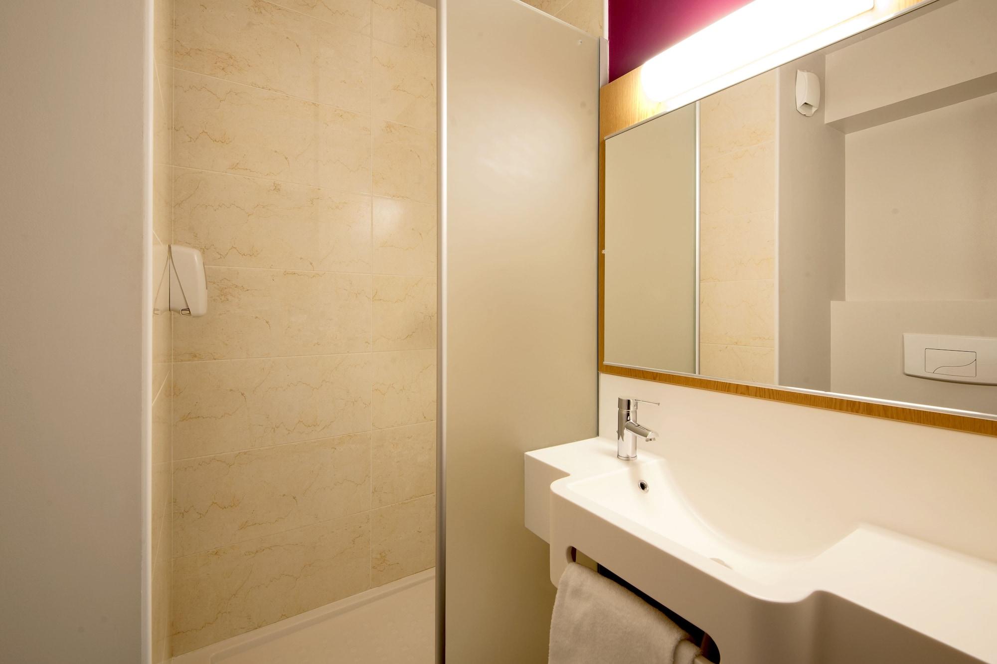 B&B Hotel Lyon Eurexpo Chassieu Eksteriør billede