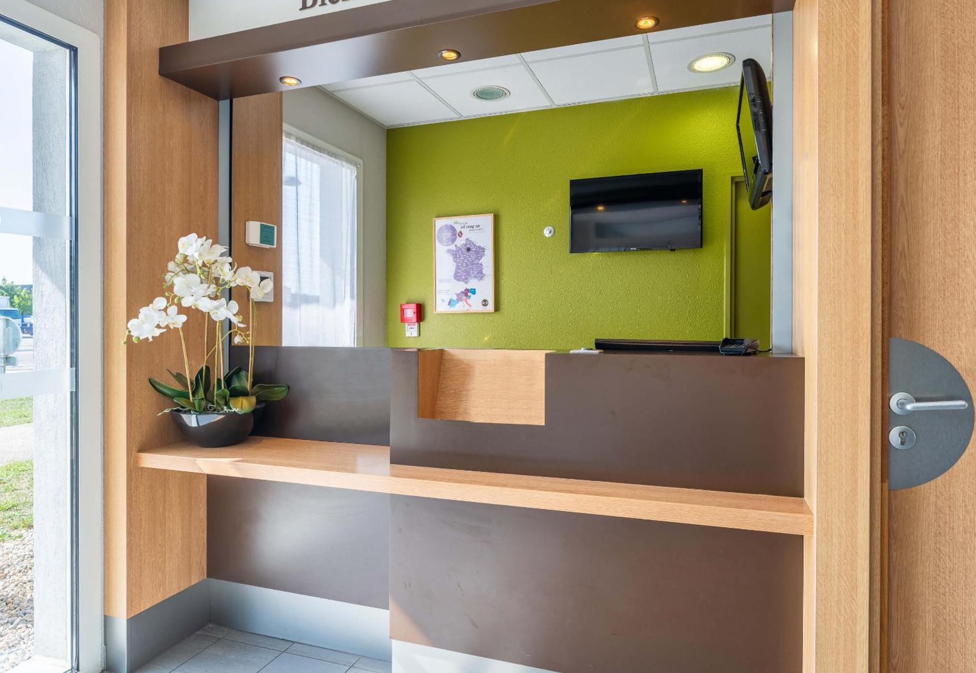 B&B Hotel Lyon Eurexpo Chassieu Eksteriør billede