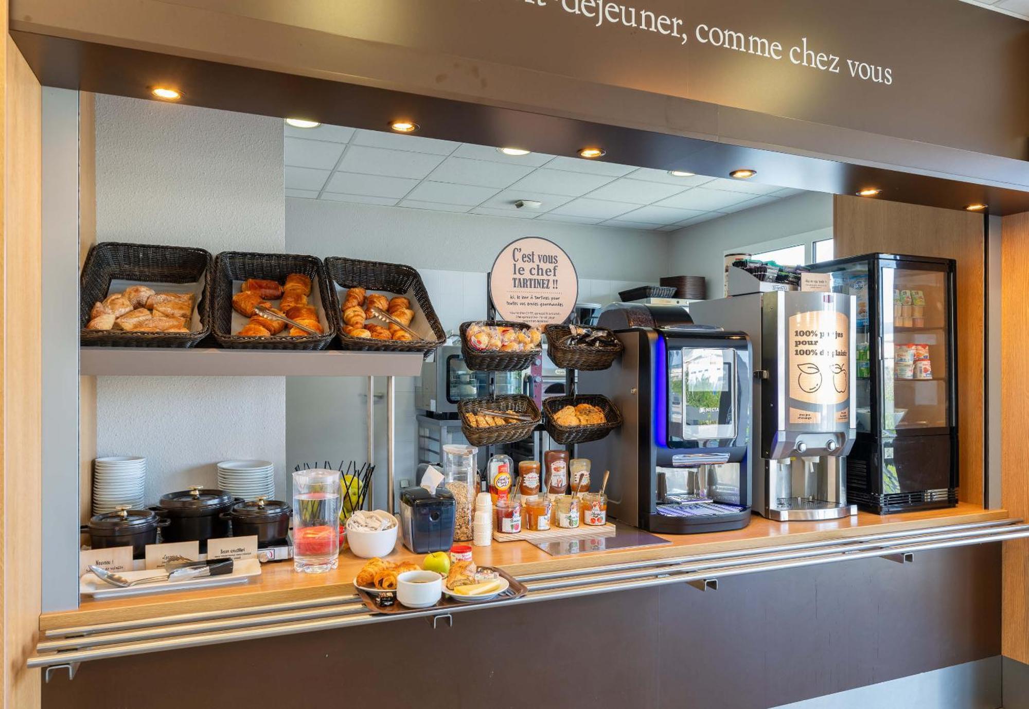 B&B Hotel Lyon Eurexpo Chassieu Eksteriør billede