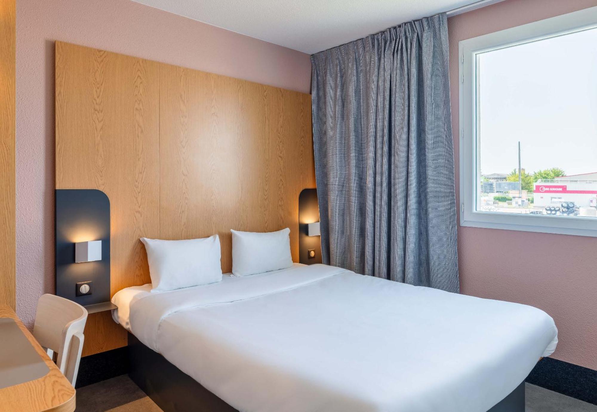 B&B Hotel Lyon Eurexpo Chassieu Eksteriør billede